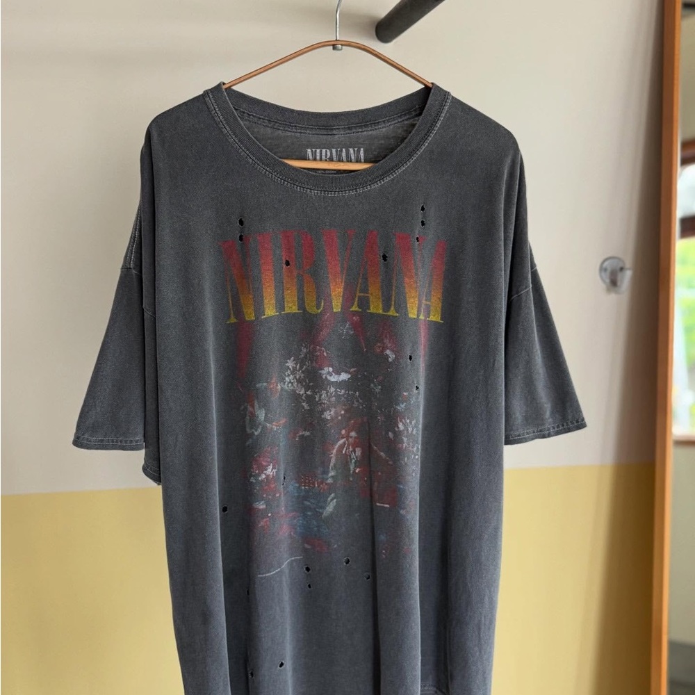 Urban Outfitters Gray NIRVANA Short Sleeve oversized band tee unisex
